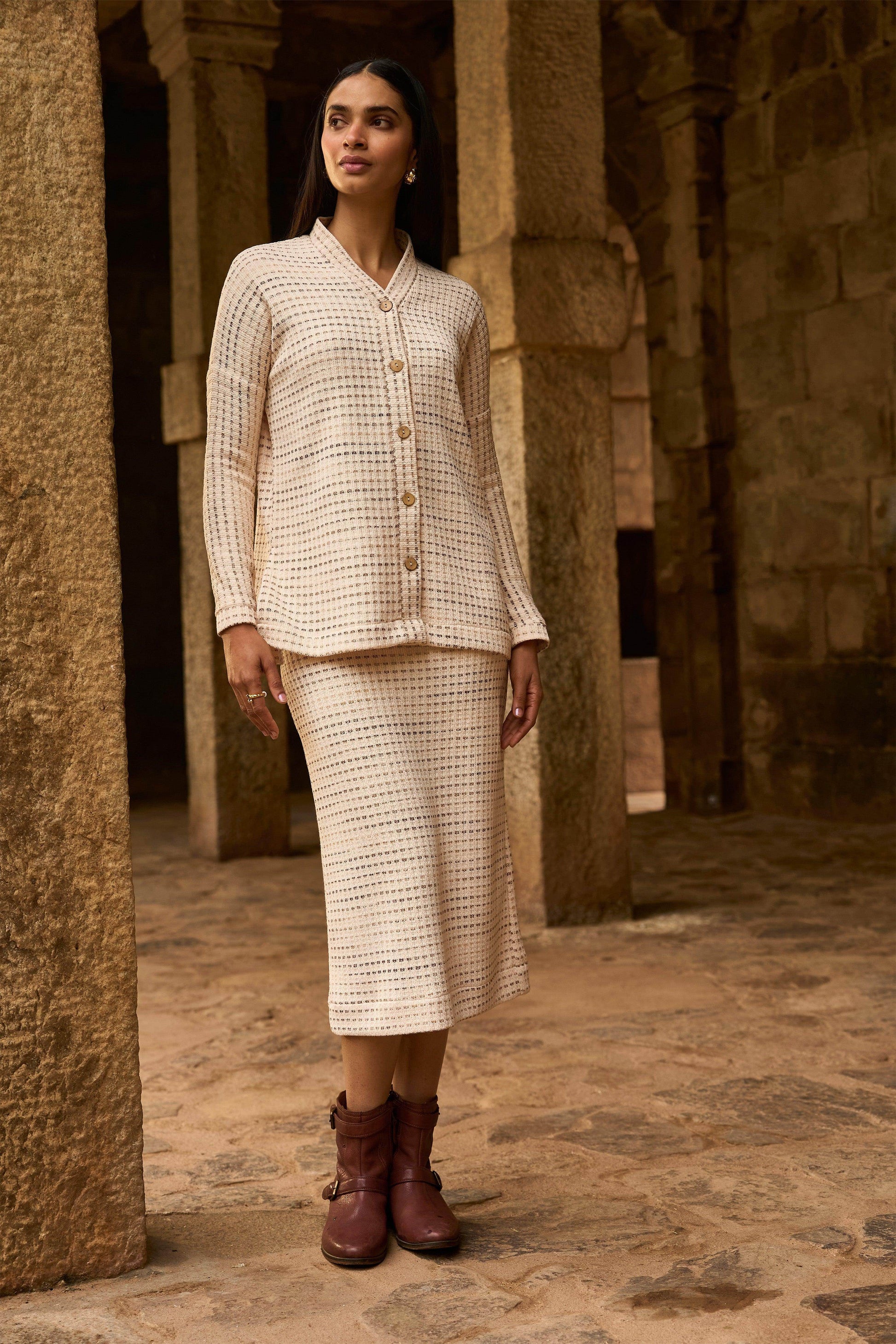 TEXTURED KNIT SKIRT - dash and dot