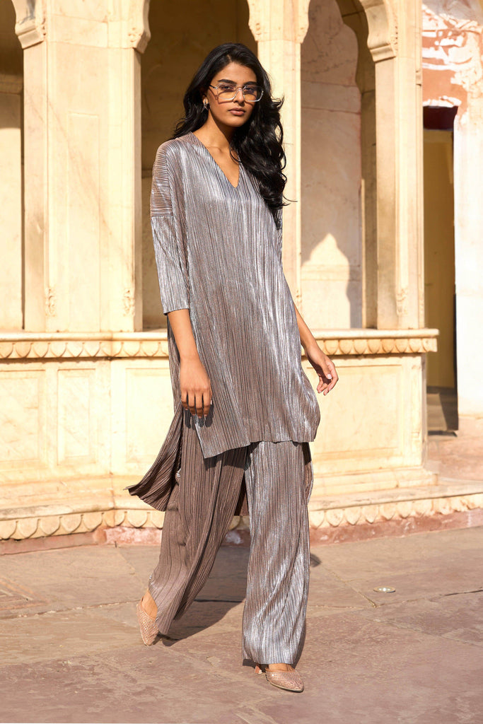 PLEATED LAMÉ PANT - dash and dot dash and dot