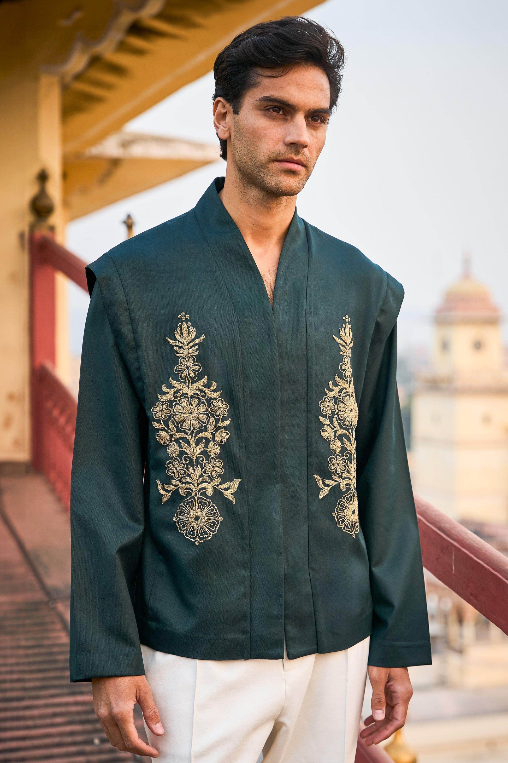 STRUCTURED EMBROIDERED SHIRT - dash and dot