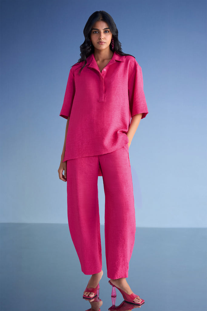 LINEN-TEXTURED HIGH-LOW TOP dash and dot