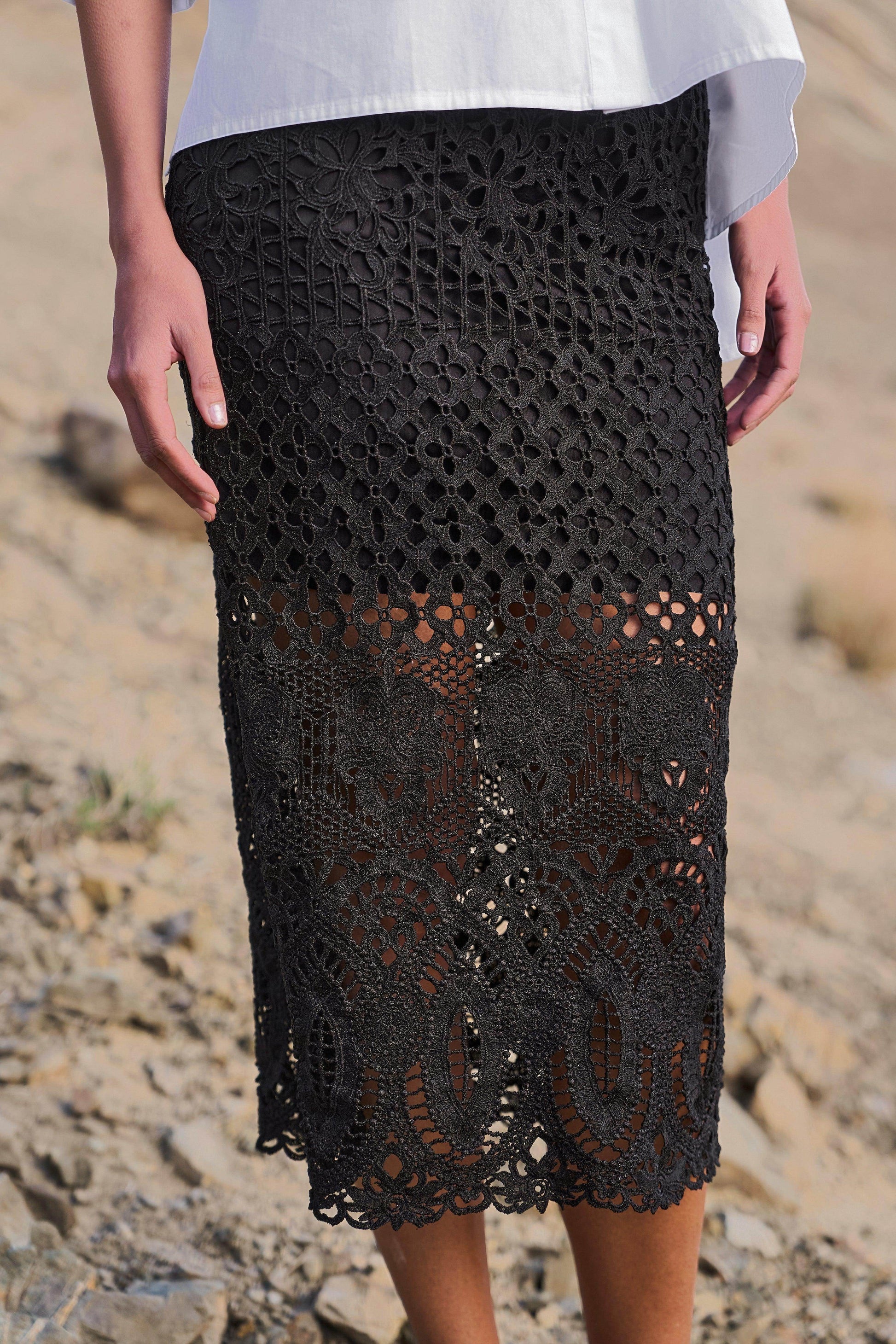 METALLIC LACE SKIRT - dash and dot