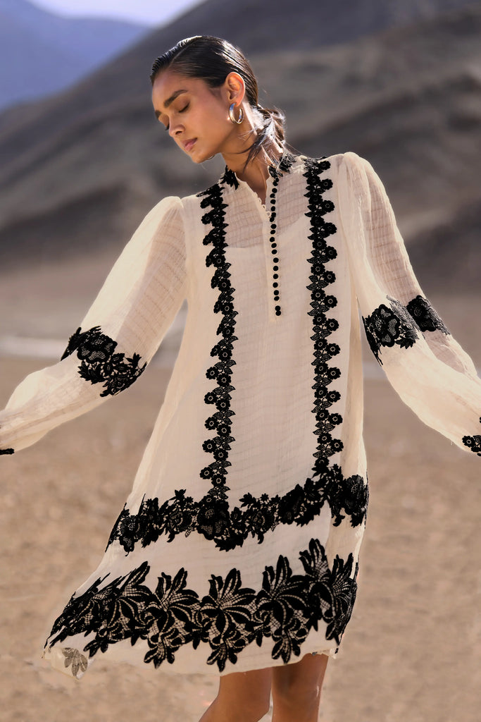 TEXTURED LACE MIDI dash and dot