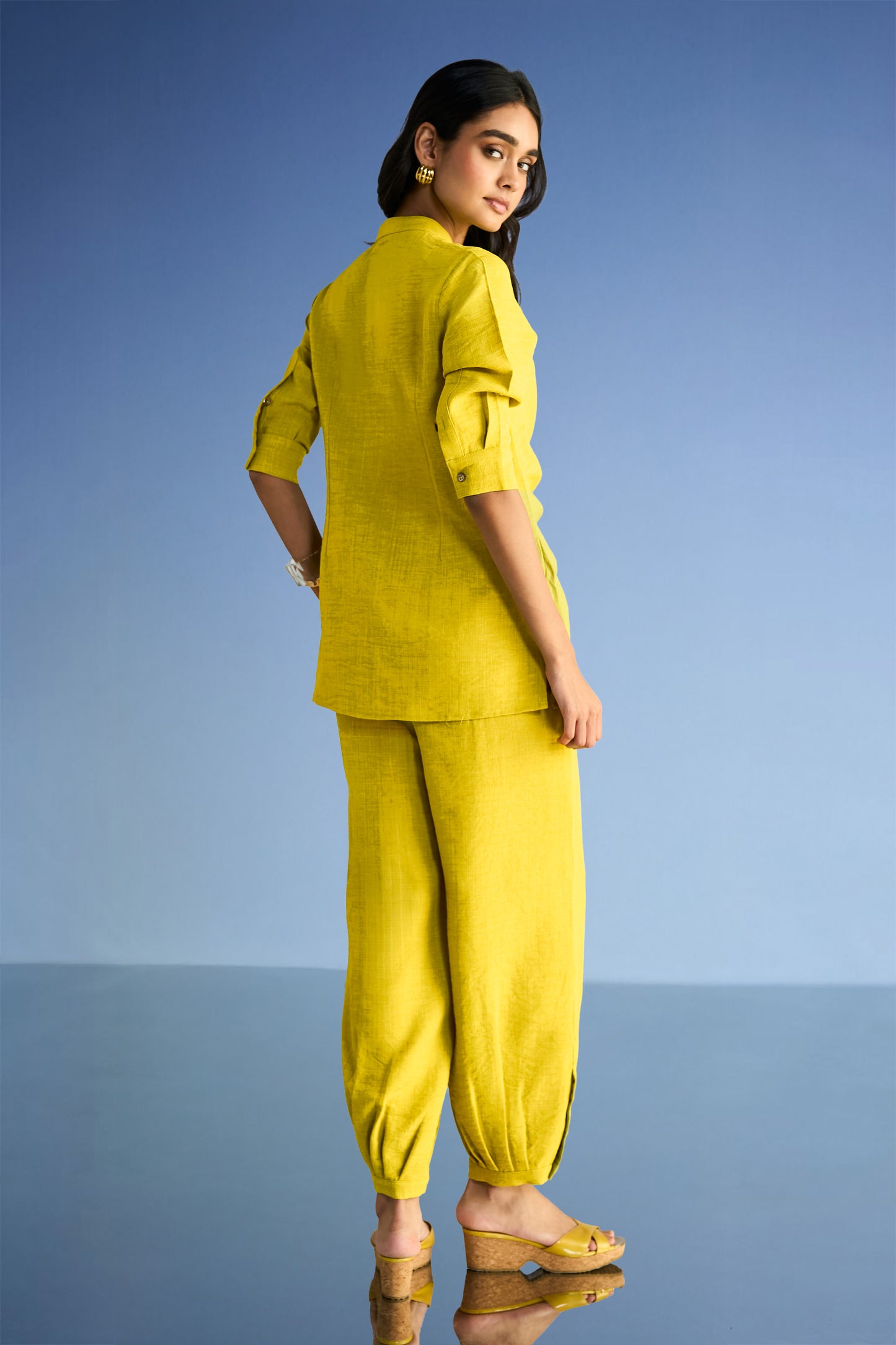 PLEATED LINEN-TEXTURED PANT