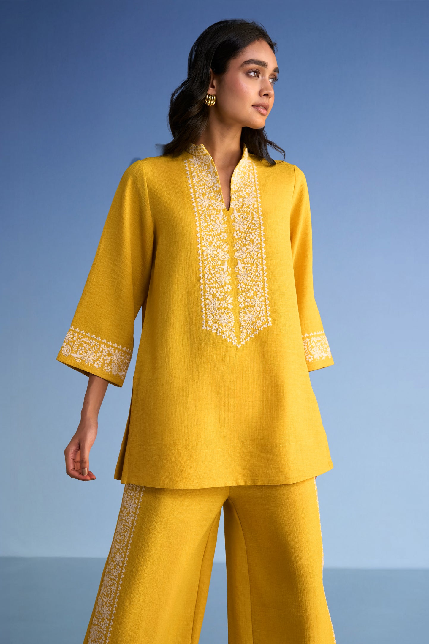 EMBROIDERED LINEN-TEXTURED PANT