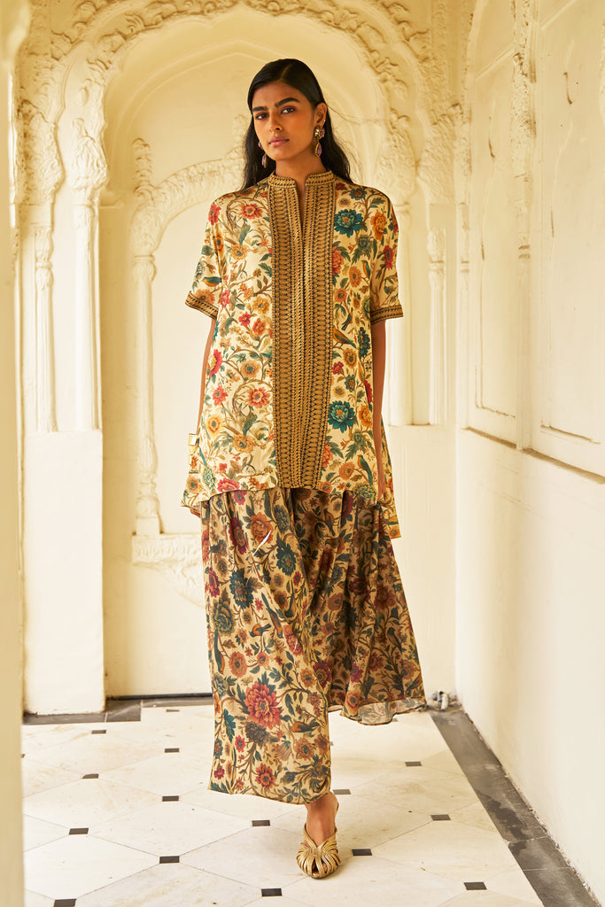 DORI EMBROIDERED PRINTED TOP dash and dot