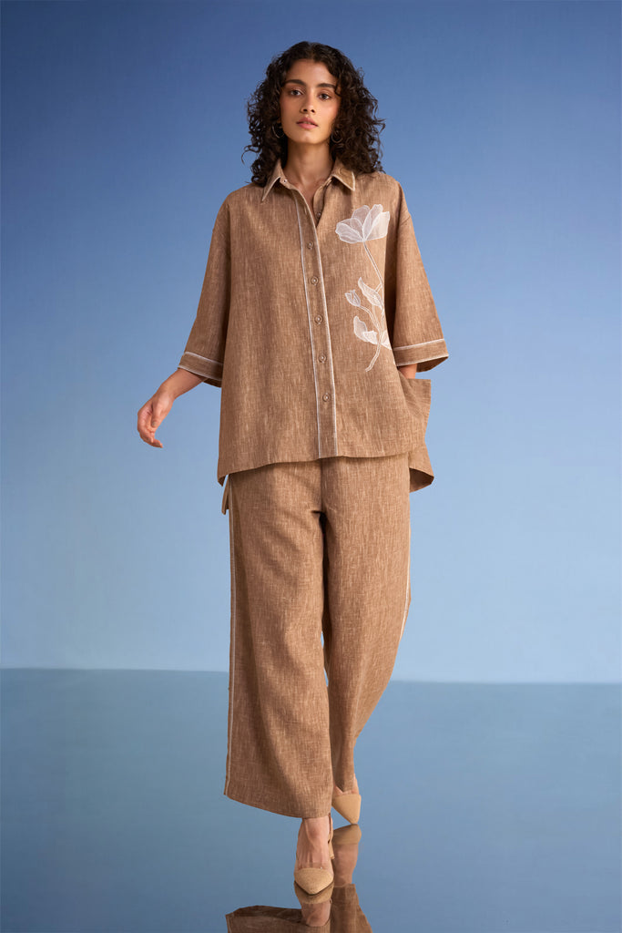 FLORAL APPLIQUÉ LINEN-TEXTURED SHIRT & WIDE-LEGGED PANT SET dash and dot