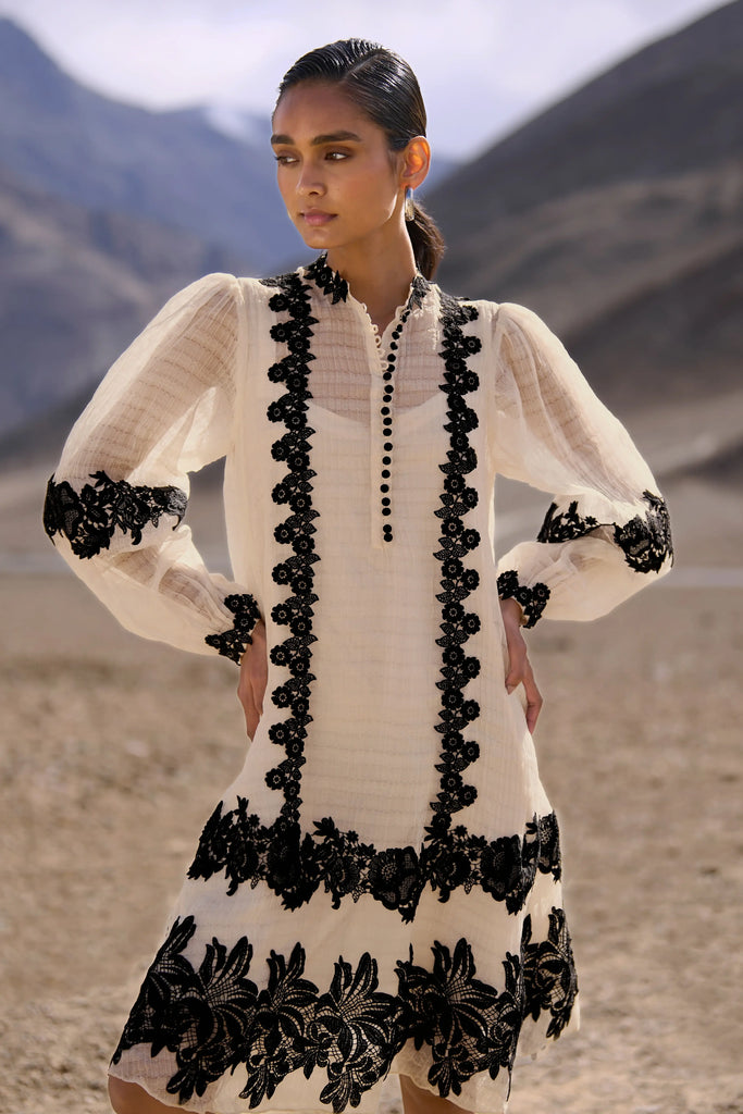 TEXTURED LACE MIDI dash and dot