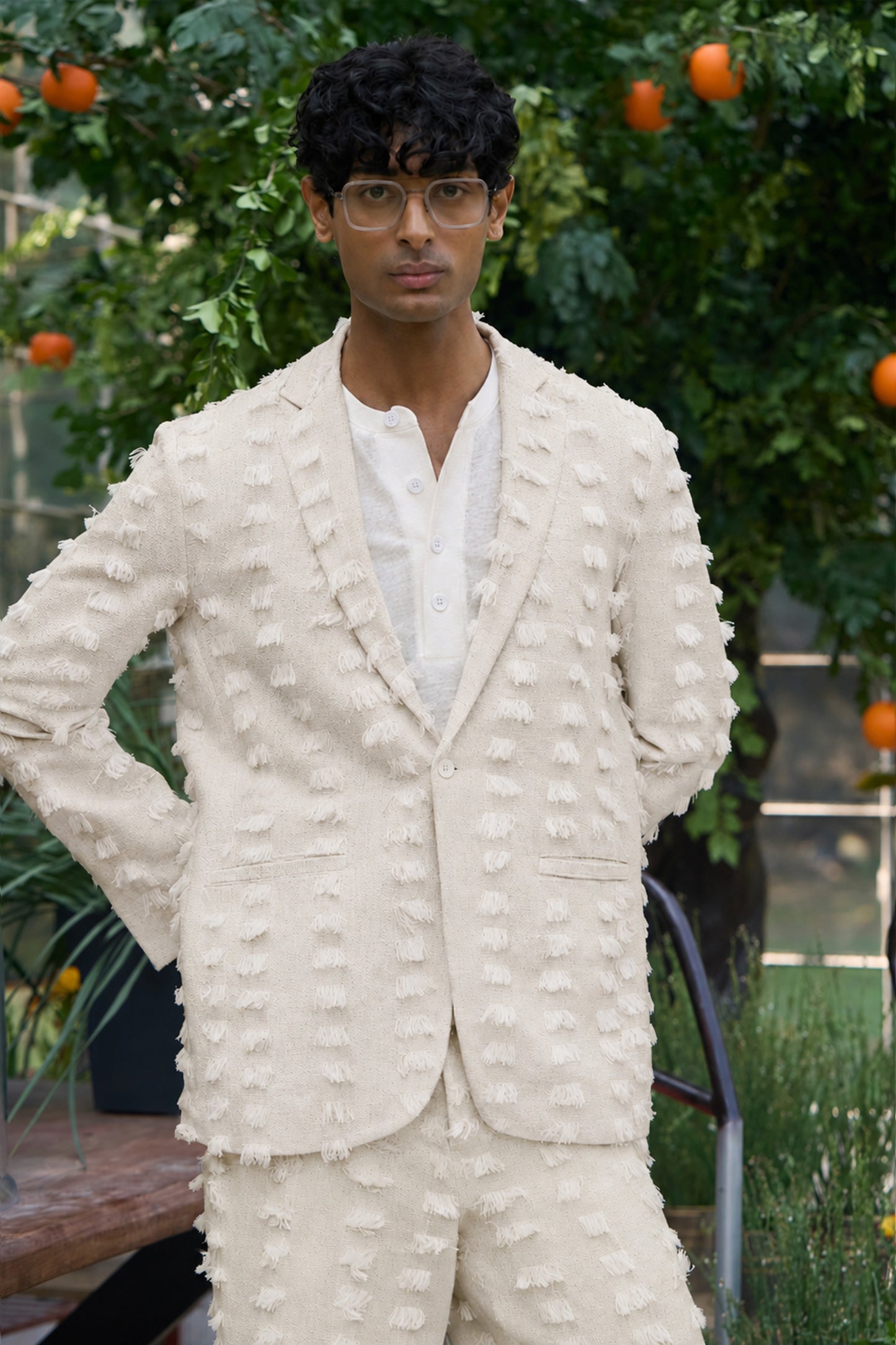 TEXTURED FRAYED BLAZER