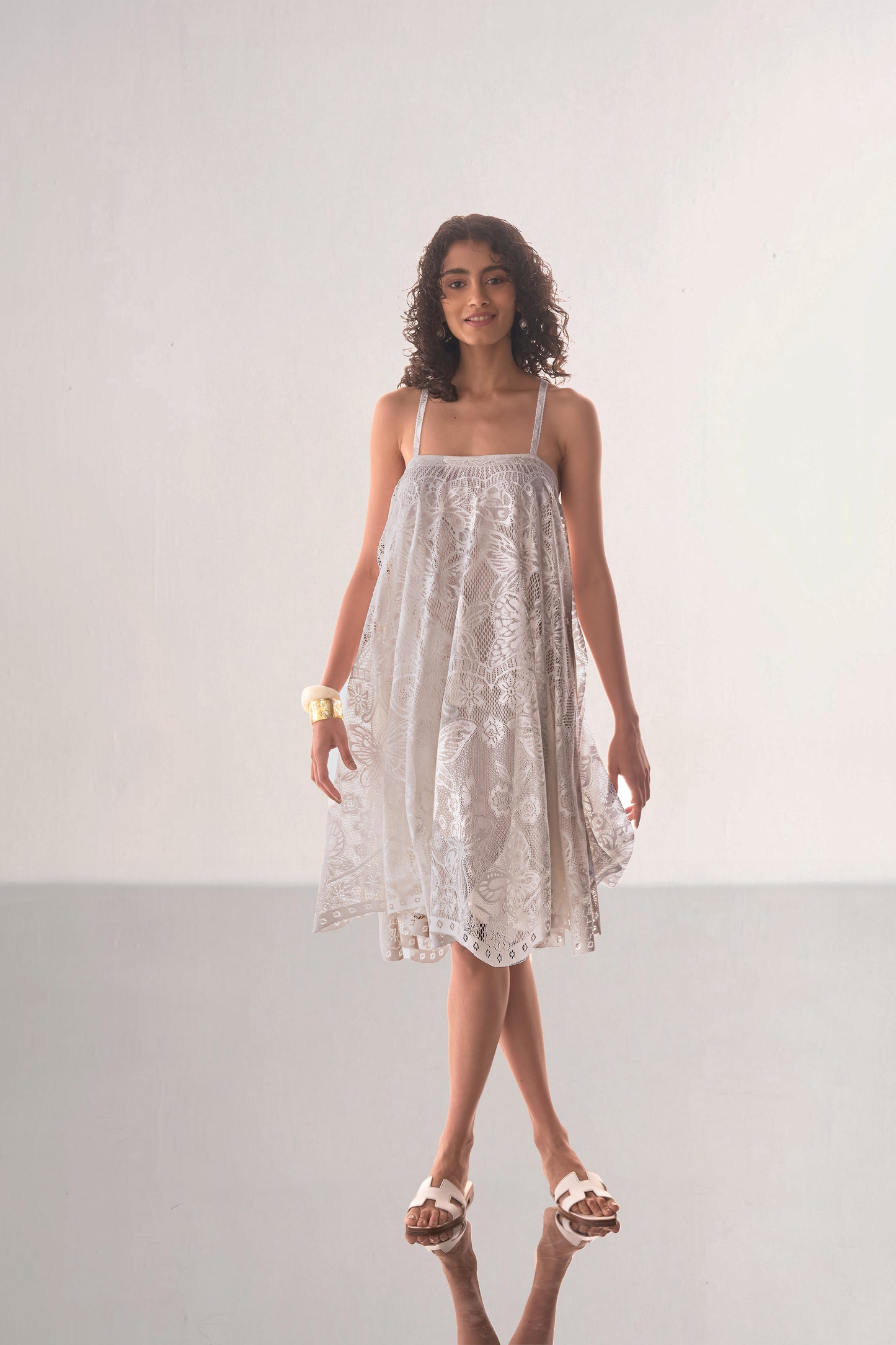 SCALLOPED LACE MINI