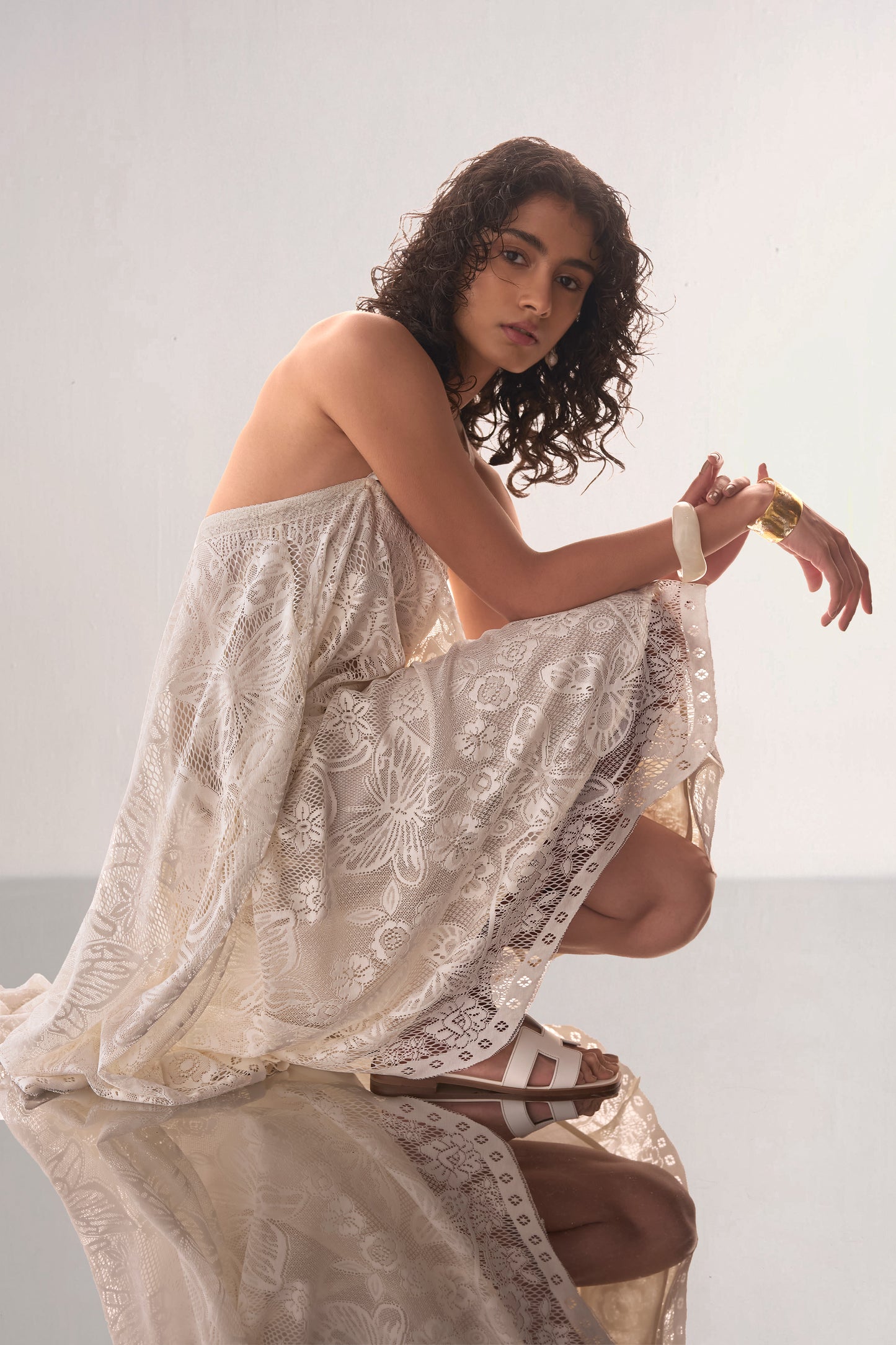 SCALLOPED LACE MINI