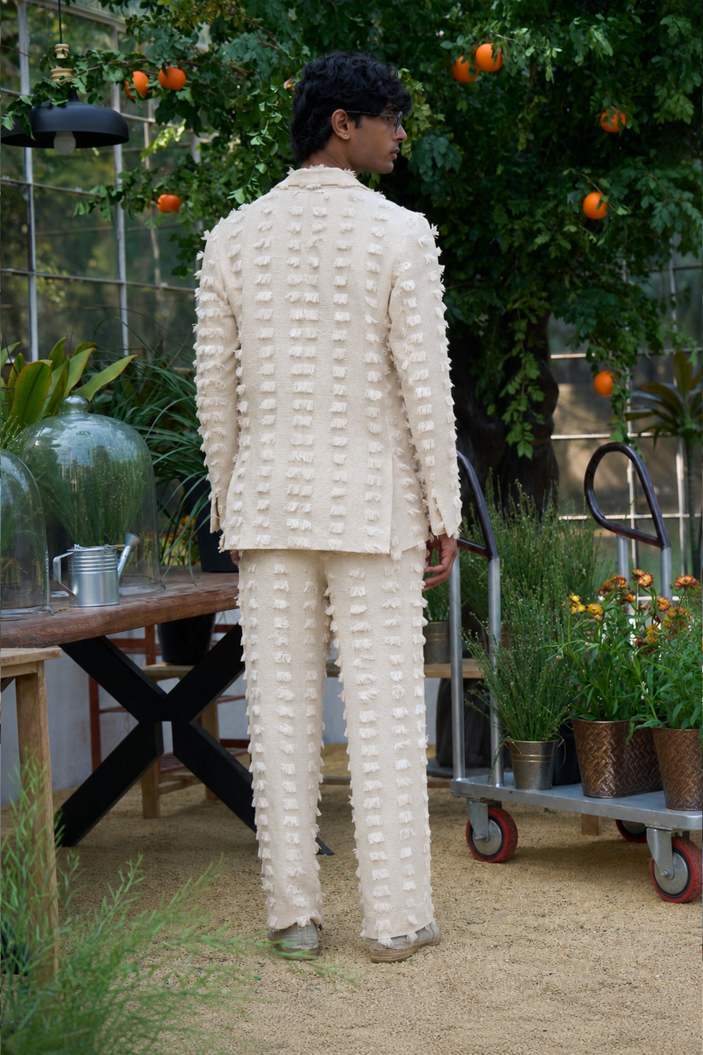TEXTURED FRAYED BLAZER