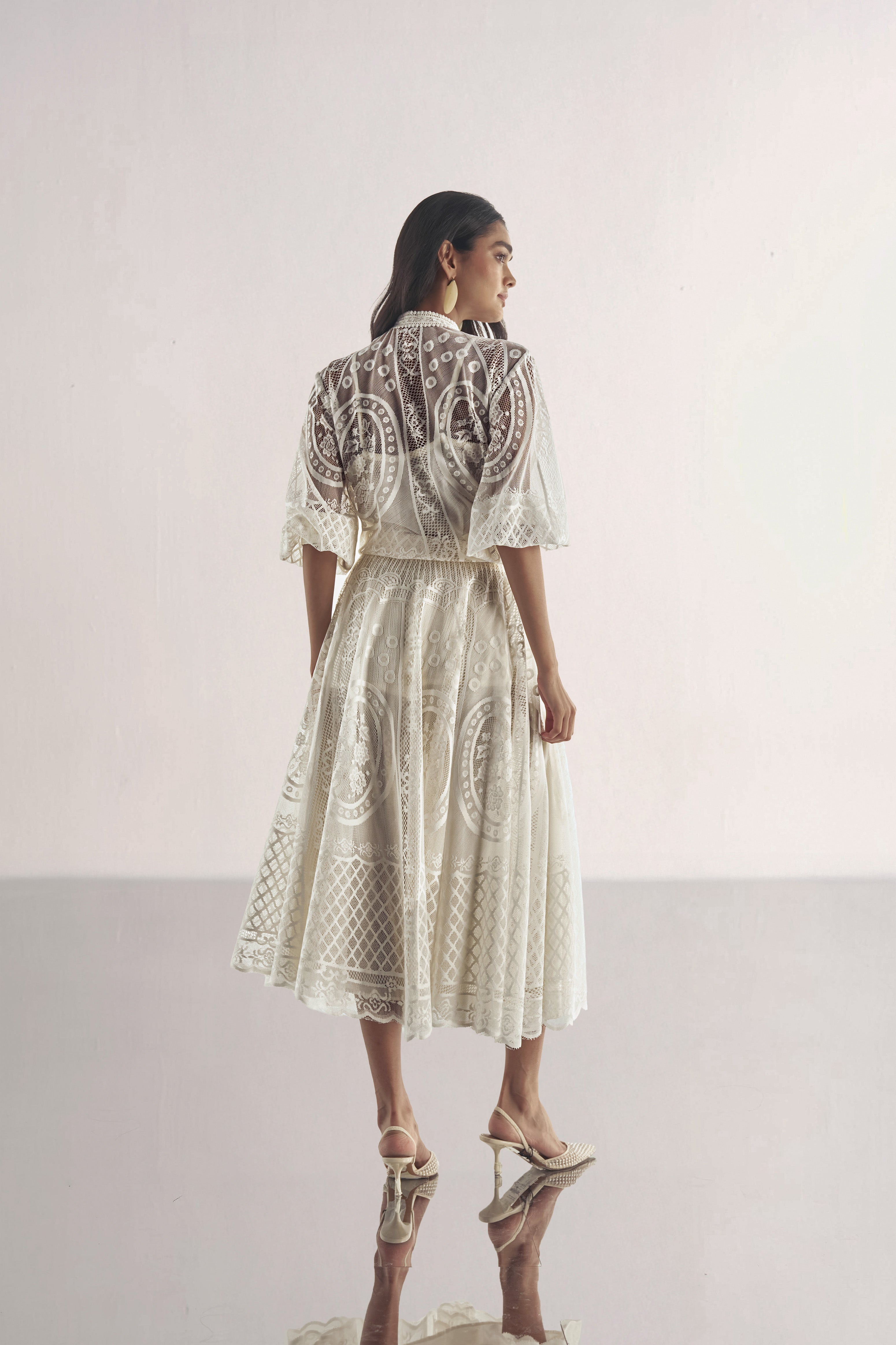 shirt dress with lace skirt & RUFFLE & A-LINE LACE – dash and dot 40_off_faves whilst maintaining the easy Kanye West Has Surprise Arms size:36/37