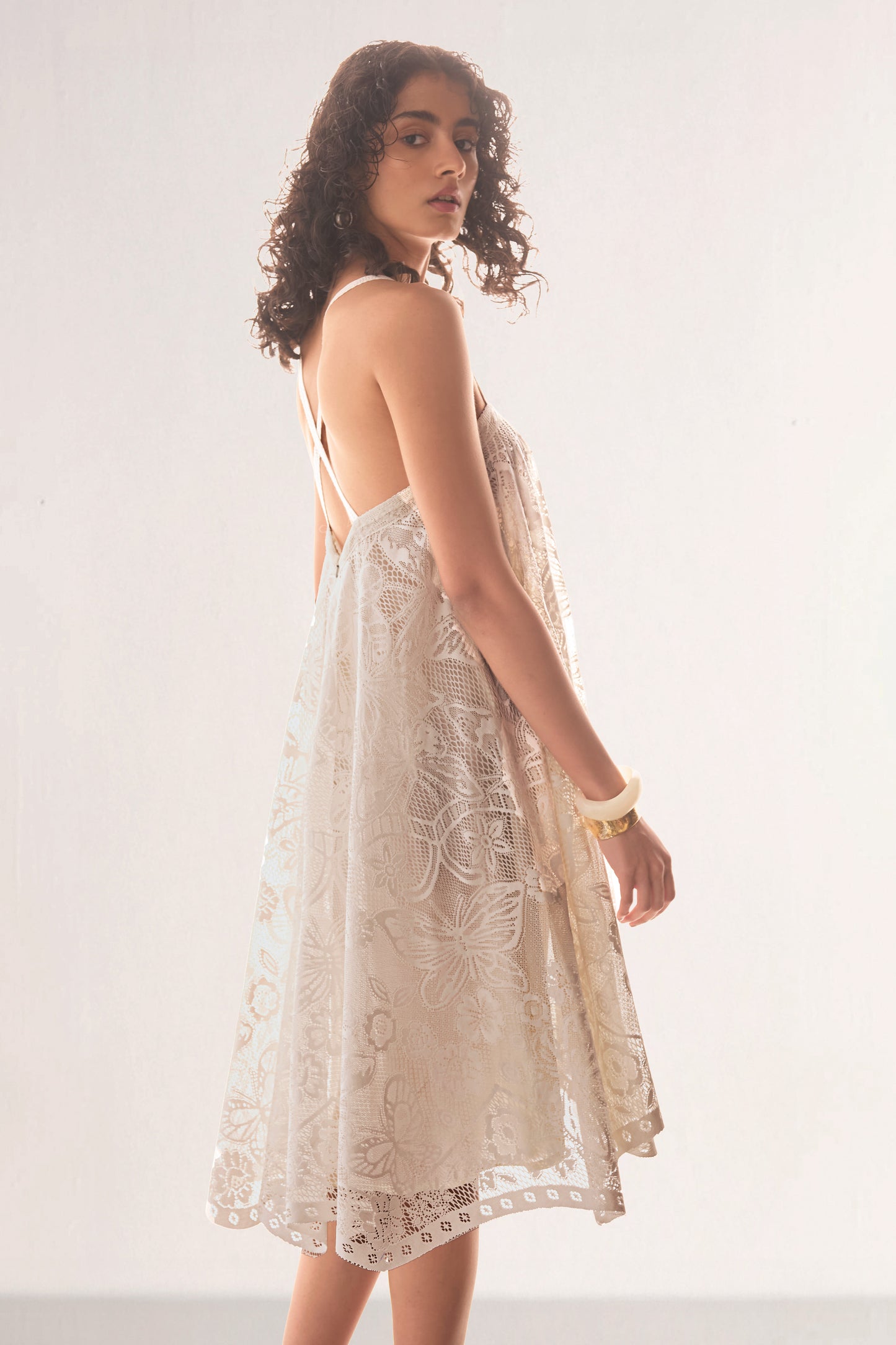 SCALLOPED LACE MINI