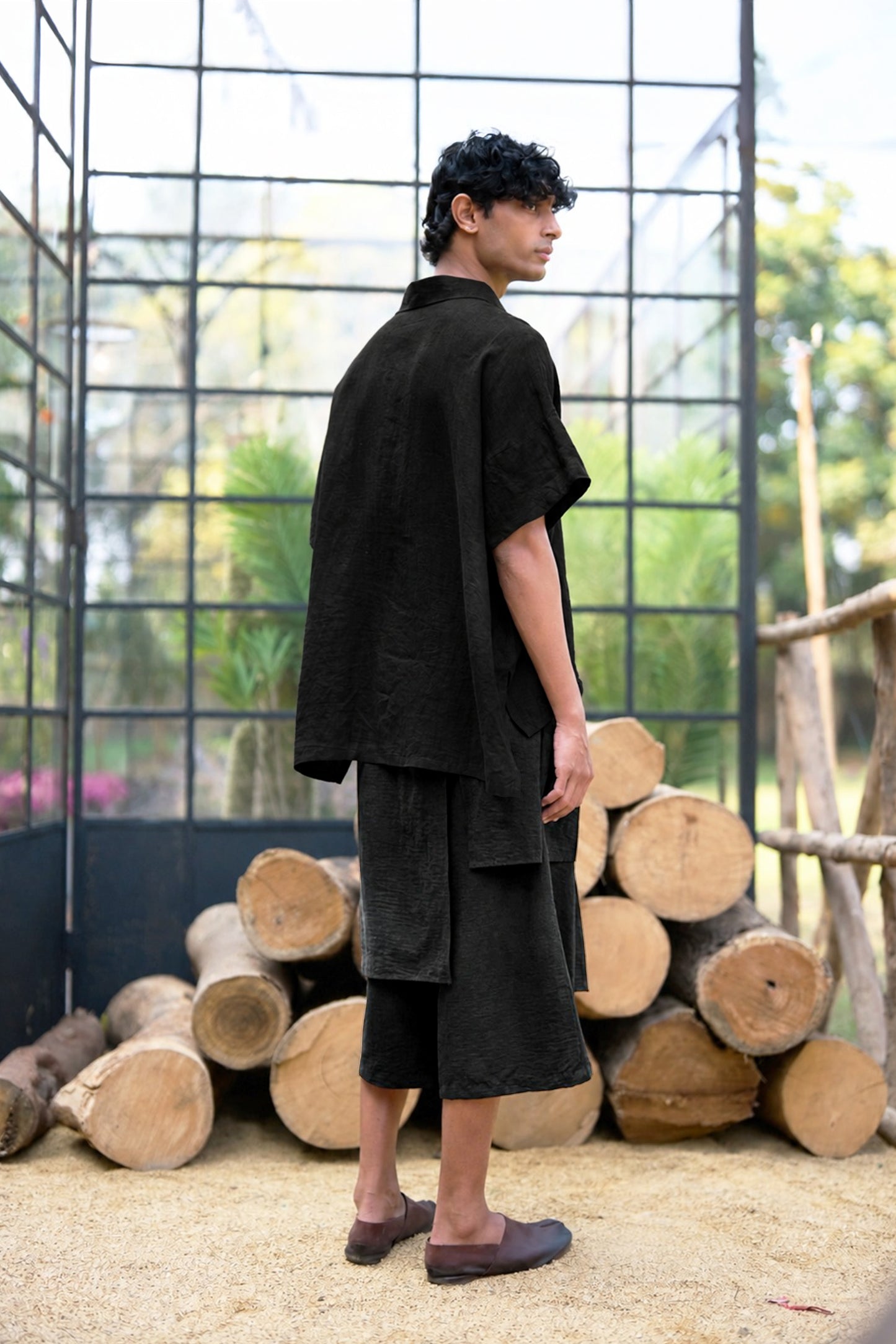 LINEN BOXY SHIRT & DRAPE PANEL CROP PANT