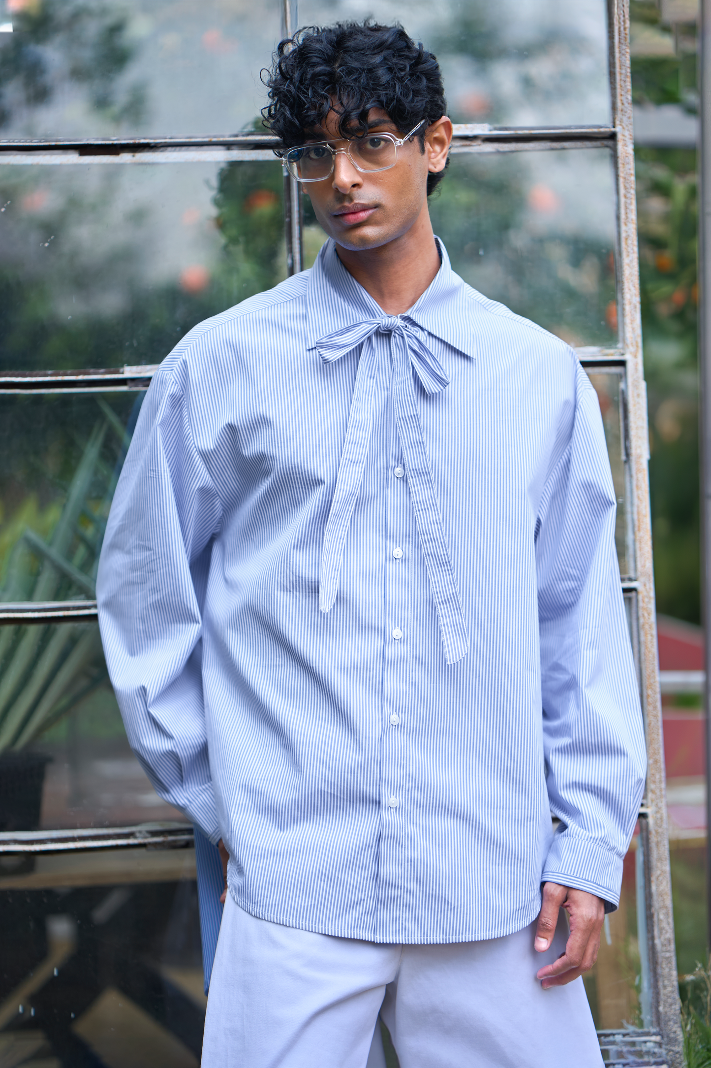 NECK TIE PINSTRIPE SHIRT