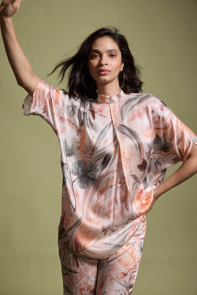 BACK TIE PRINTED TOP - dash and dot