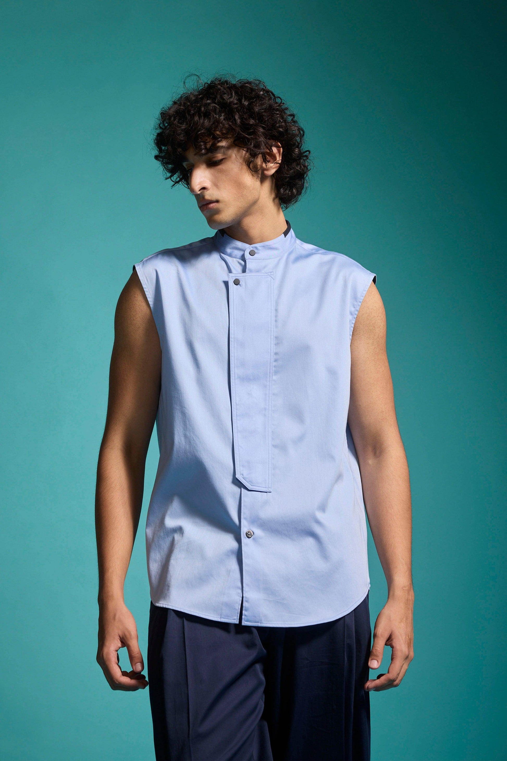 SLEEVELESS SHIRT - dash and dot