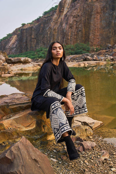 JACQUARD CUFF SET - dash and dot