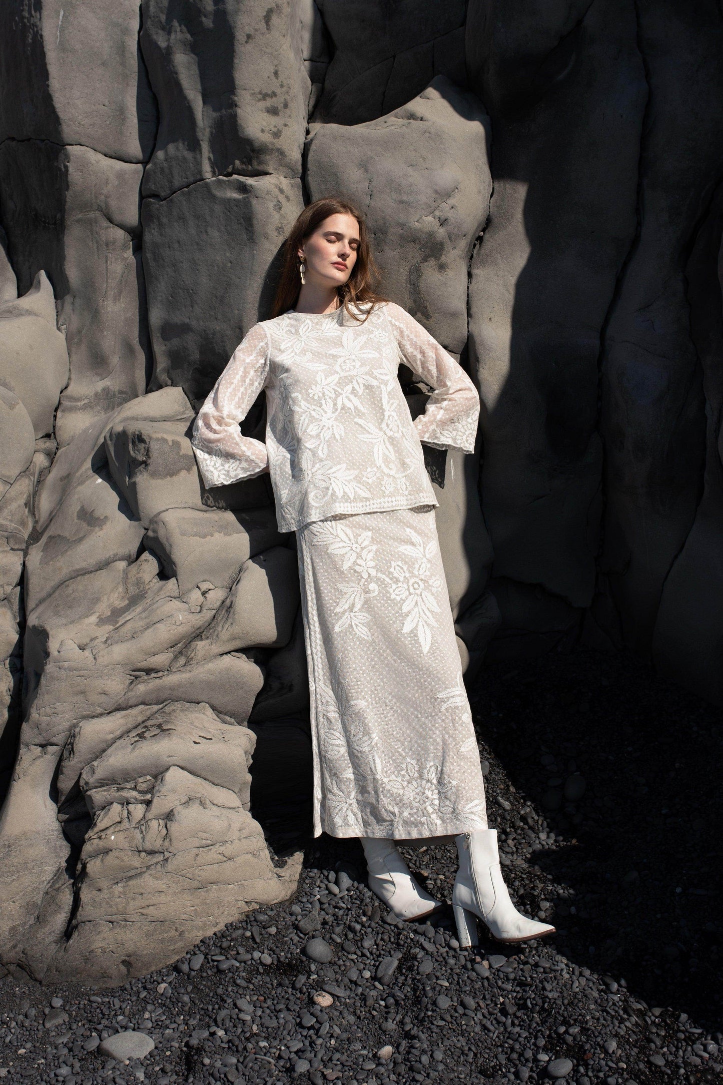 WHITE RIBBON EMBROIDERED TOP - dash and dot