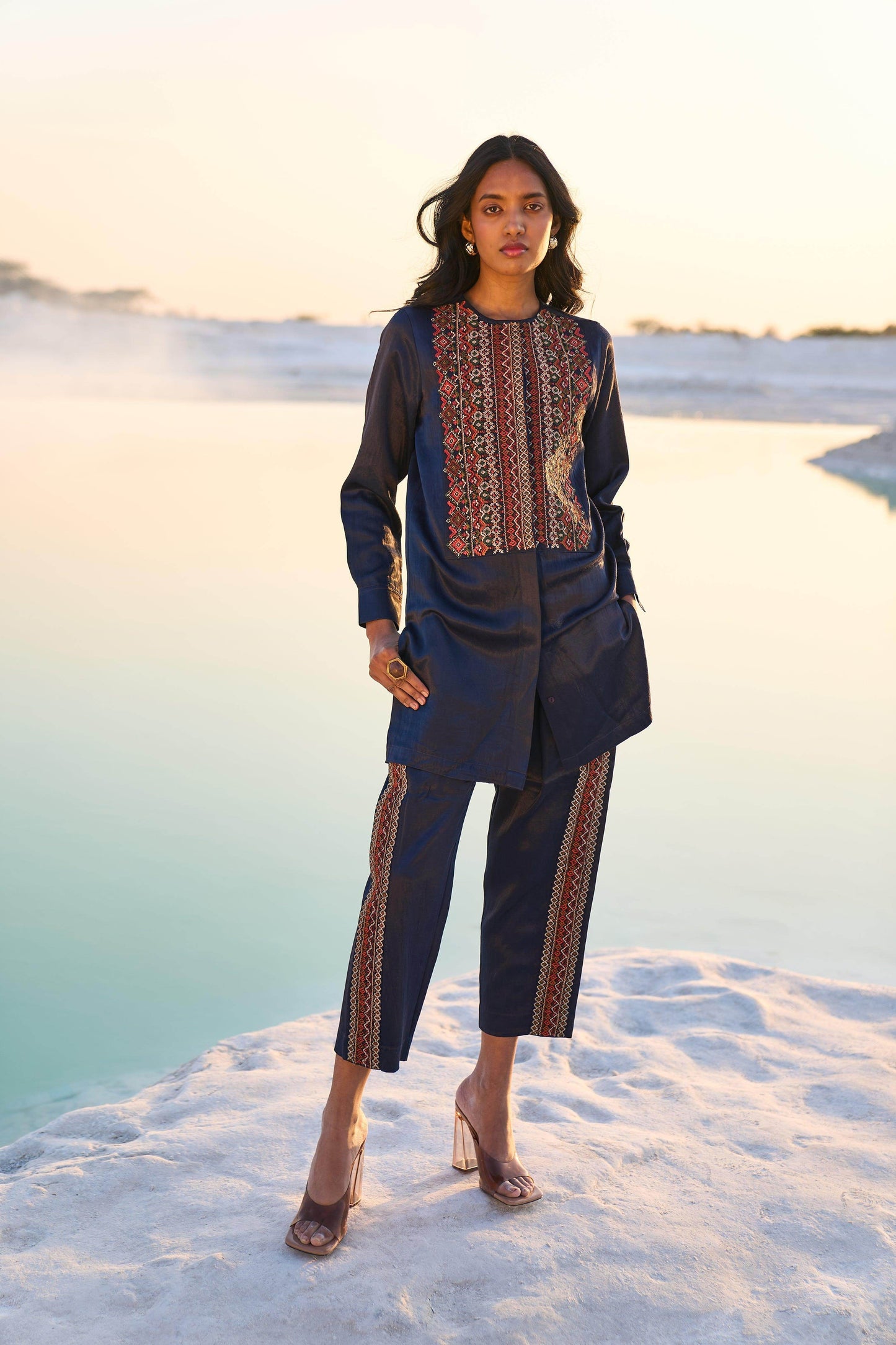 GEOMETRIC EMBROIDERED TOP - dash and dot
