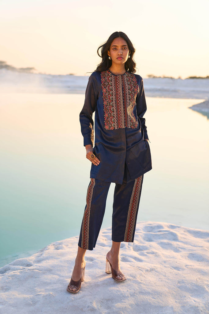 GEOMETRIC EMBROIDERED TOP - dash and dot dash and dot