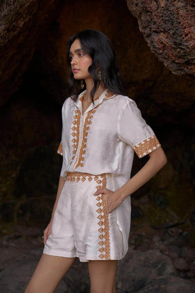 EMBROIDERED SHORTS SET - dash and dot