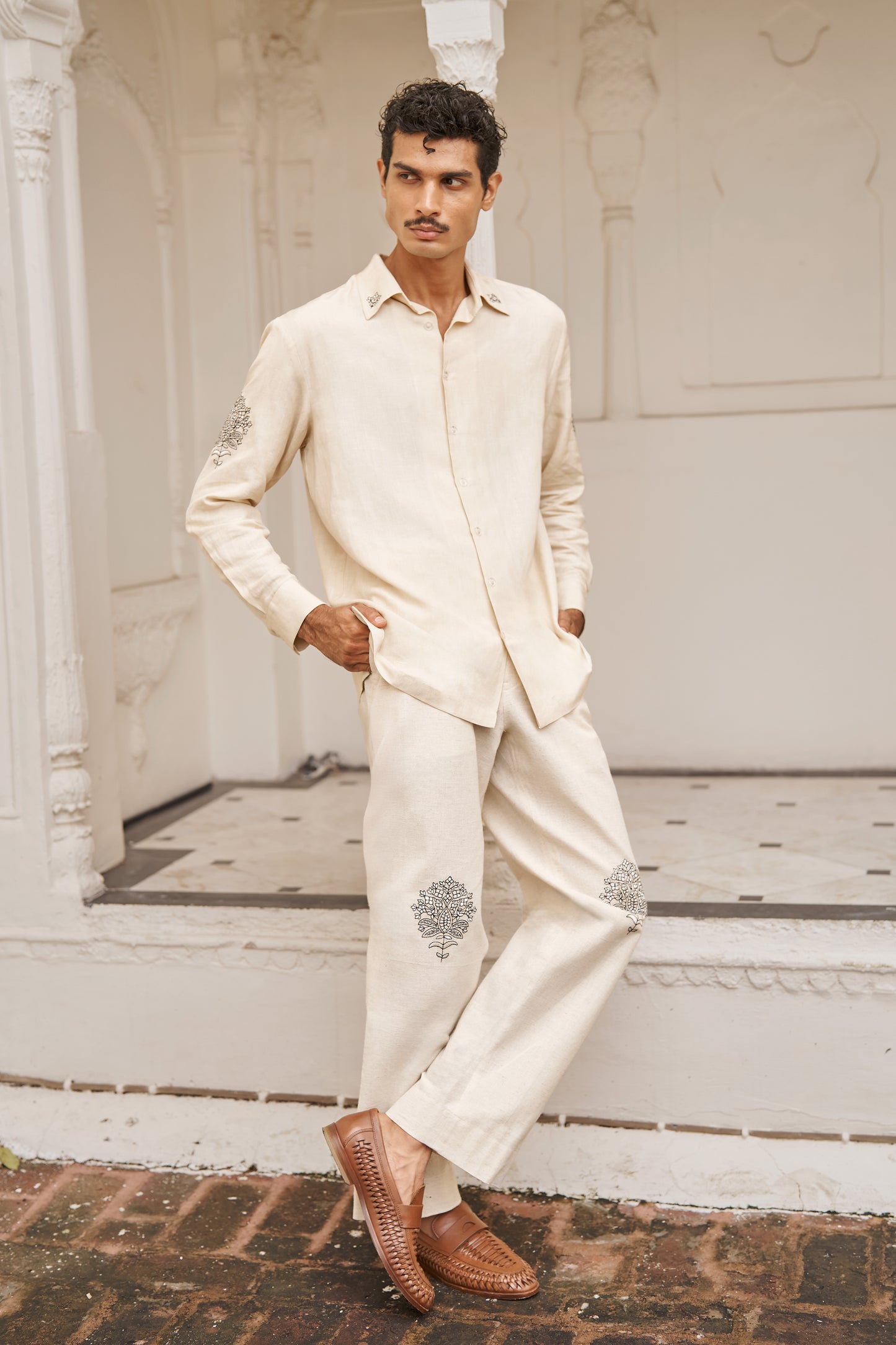 LINEN EMBROIDERED PANT