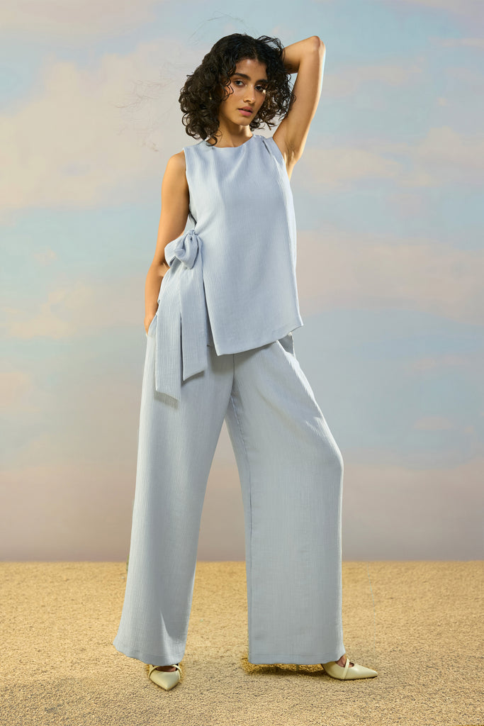 TEXTURED SIDE-TIE TOP dash and dot