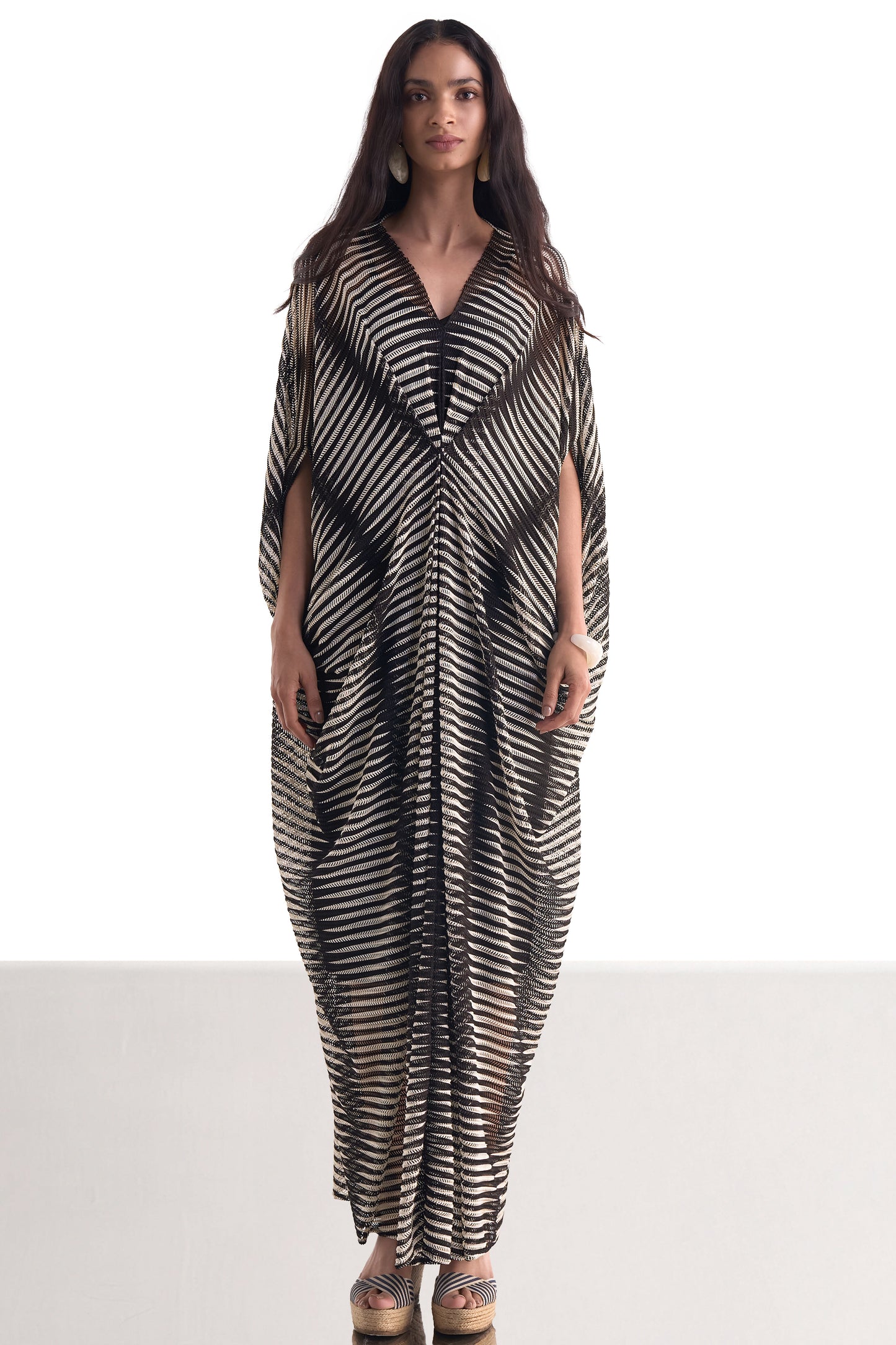 MONOCHROME KNITTED KAFTAN