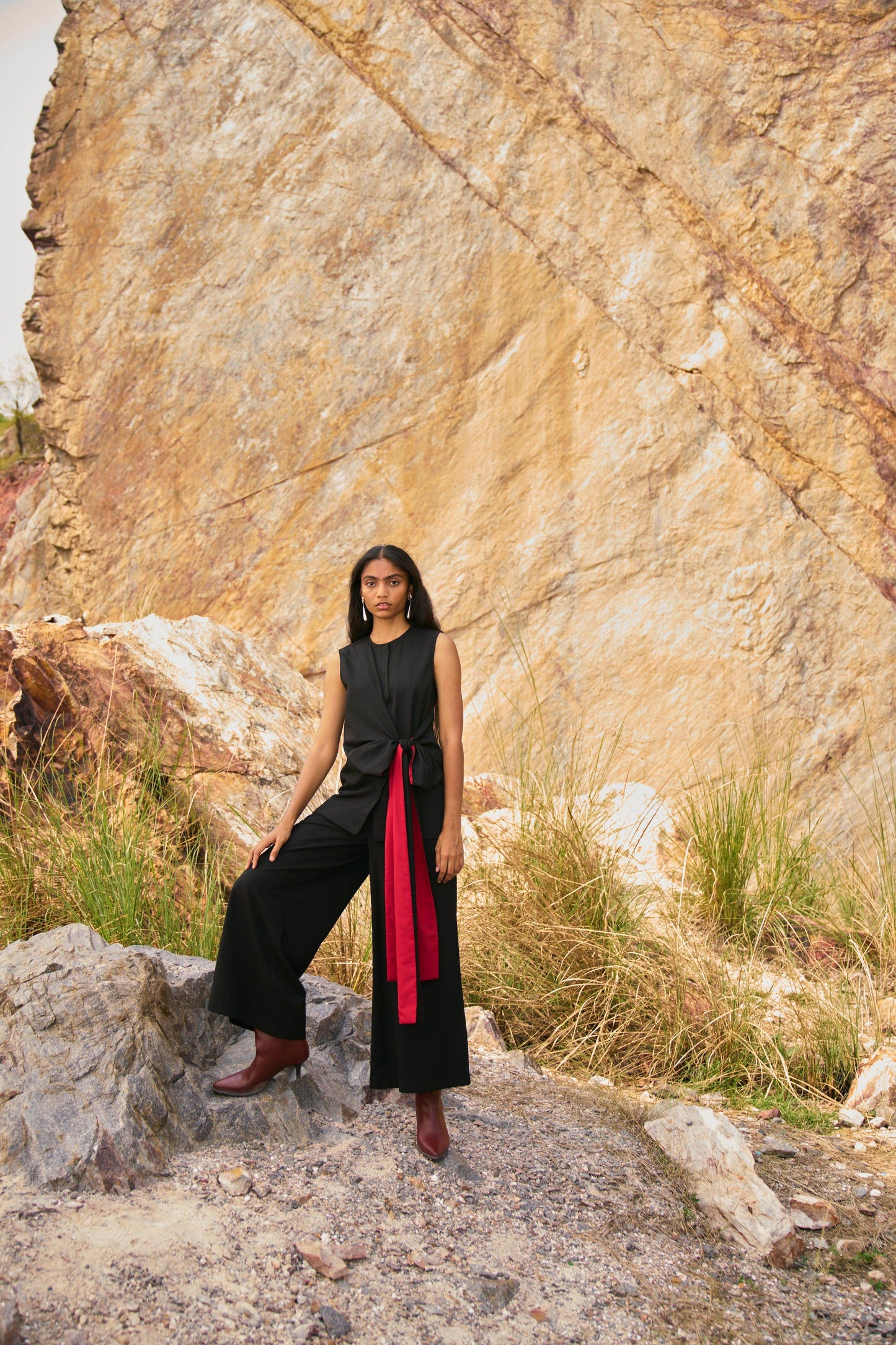 SIDE TIE SLEEVELESS PANT SUIT - dash and dot