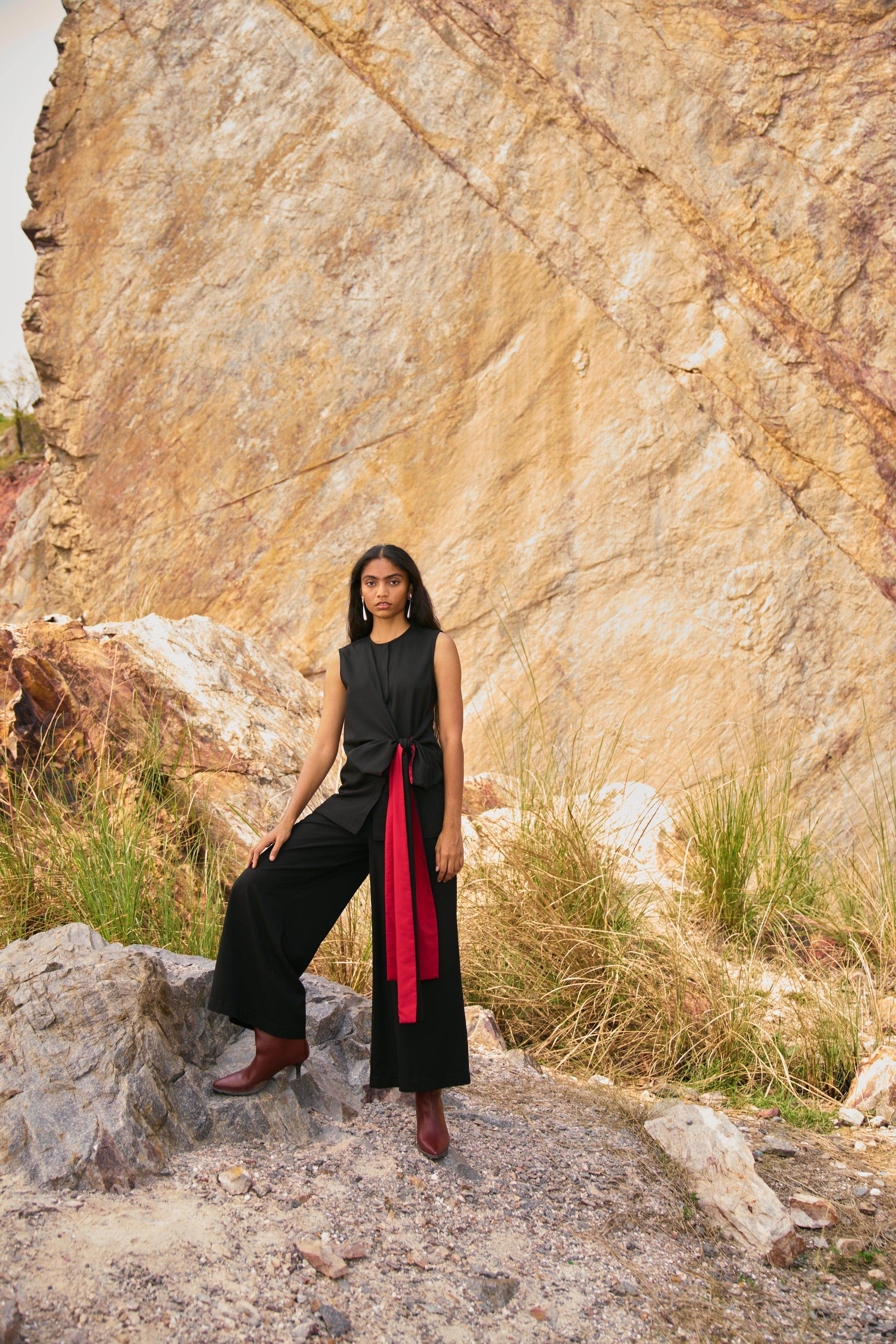 SIDE TIE SLEEVELESS PANT SUIT - dash and dot