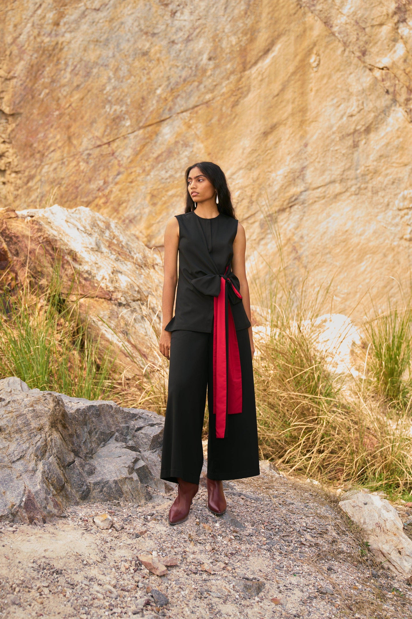 SIDE TIE SLEEVELESS PANT SUIT - dash and dot