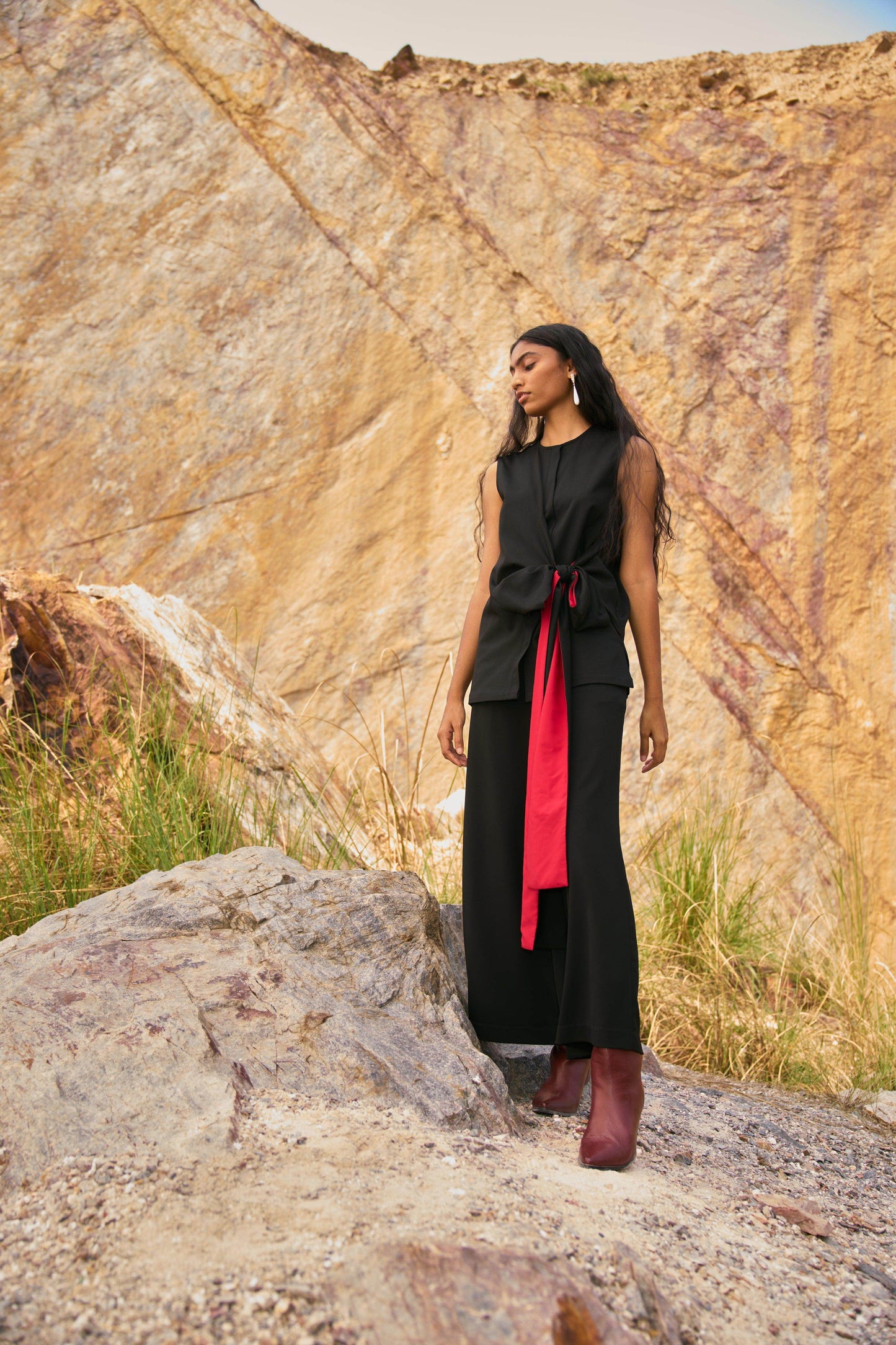 SIDE TIE SLEEVELESS PANT SUIT - dash and dot