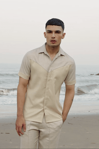 CONTRAST V SHIRT - dash and dot