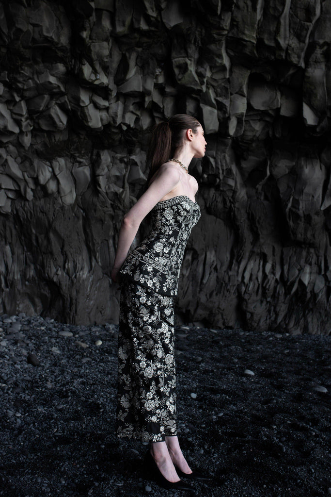 EMBROIDERED SLEEVELESS TOP - dash and dot dash and dot