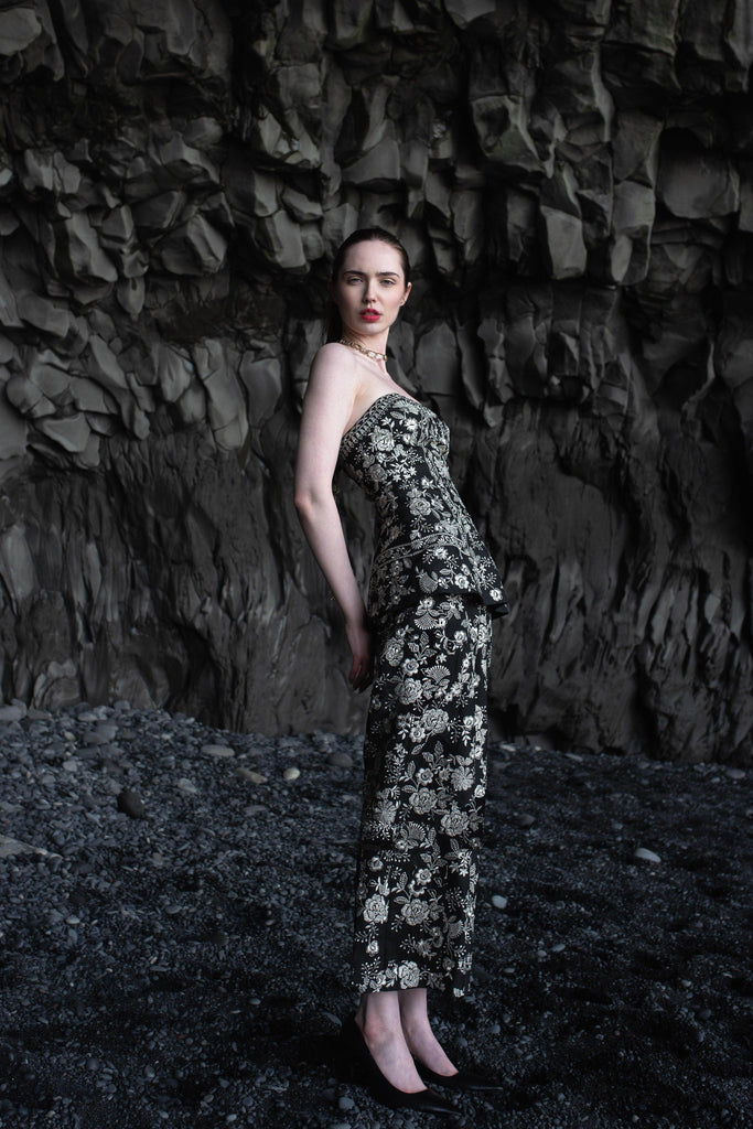 EMBROIDERED SLEEVELESS TOP - dash and dot dash and dot