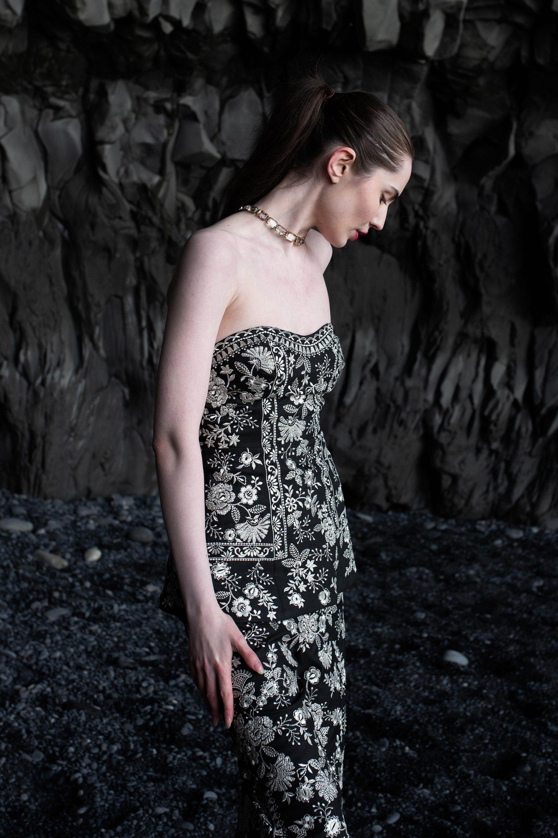 METALLIC EMBROIDERED WIDE LEGGED PANT - dash and dot