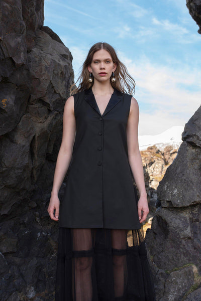 SLEEVELESS BLAZER - dash and dot