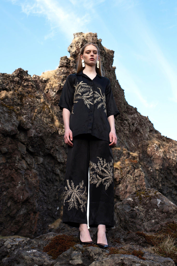 PLACEMENT DORI EMBROIDERED SET - dash and dot dash and dot