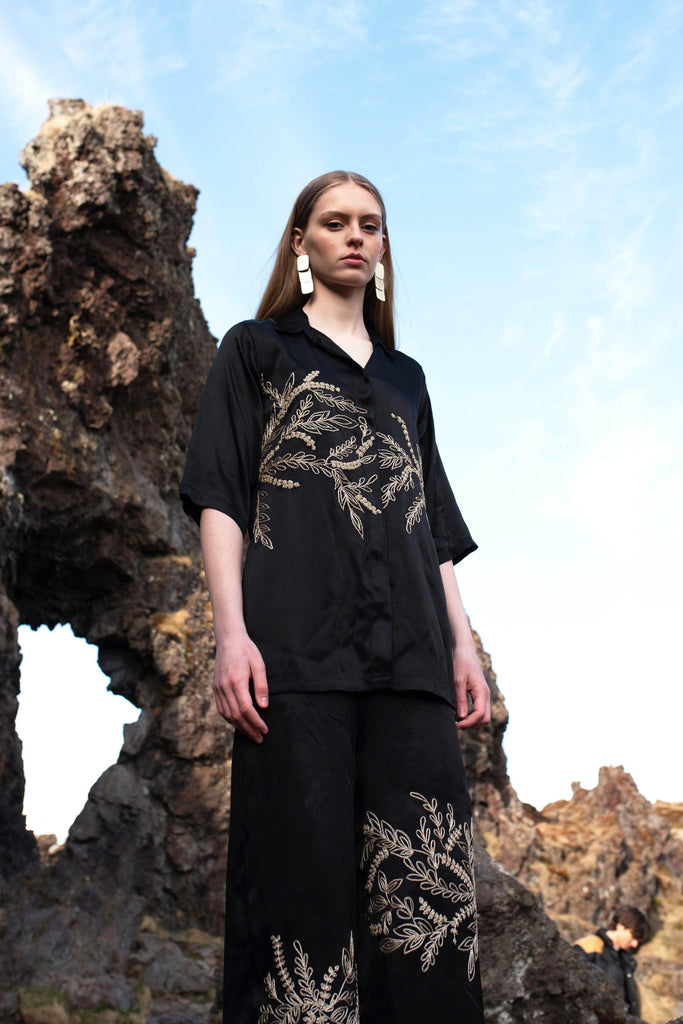 PLACEMENT DORI EMBROIDERED SET - dash and dot dash and dot