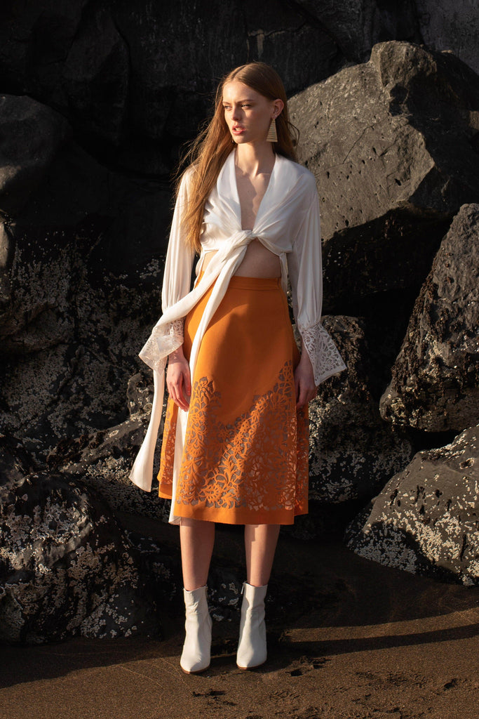 CUTWORK CUFF TOP - dash and dot dash and dot