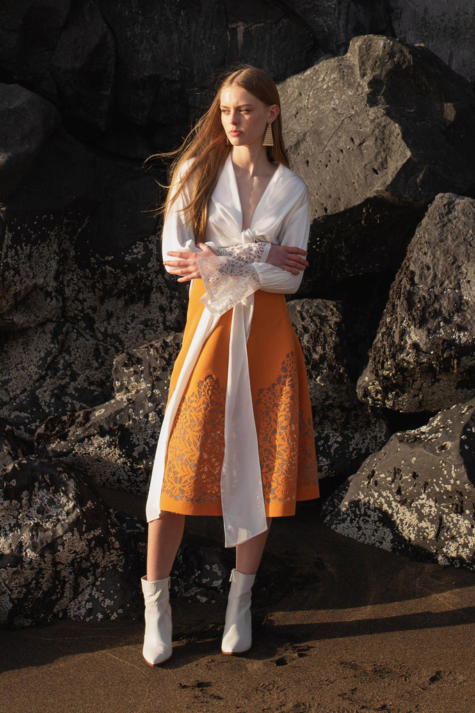 CUTWORK CUFF TOP - dash and dot dash and dot