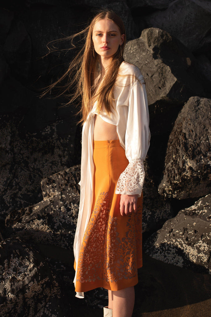 CUTWORK CUFF TOP - dash and dot dash and dot