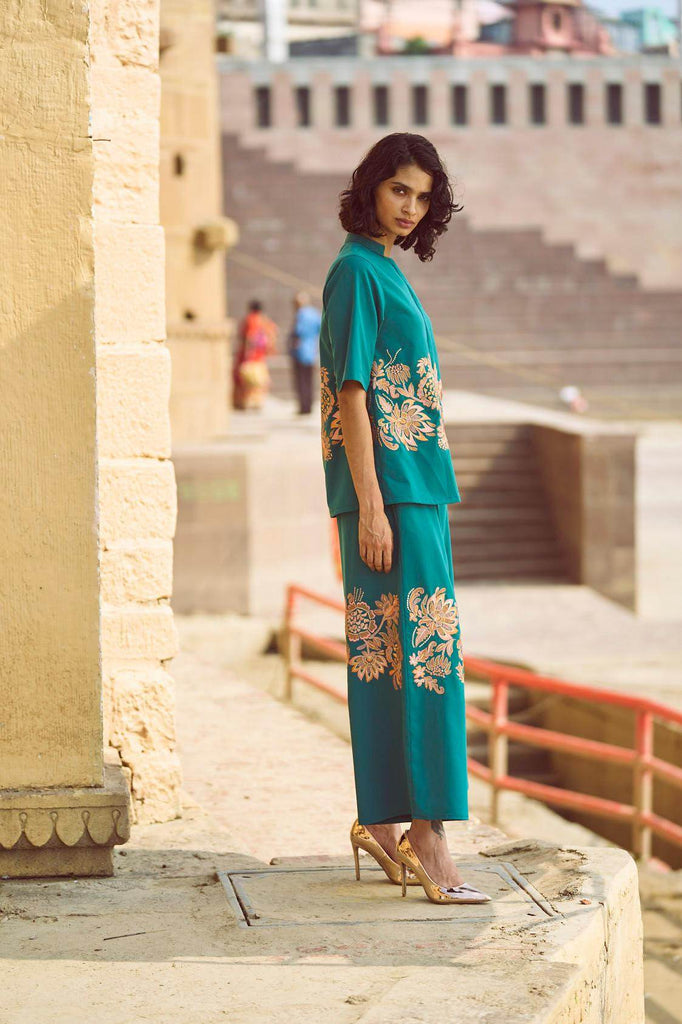 PLACEMENT EMBROIDERED SET - dash and dot dash and dot