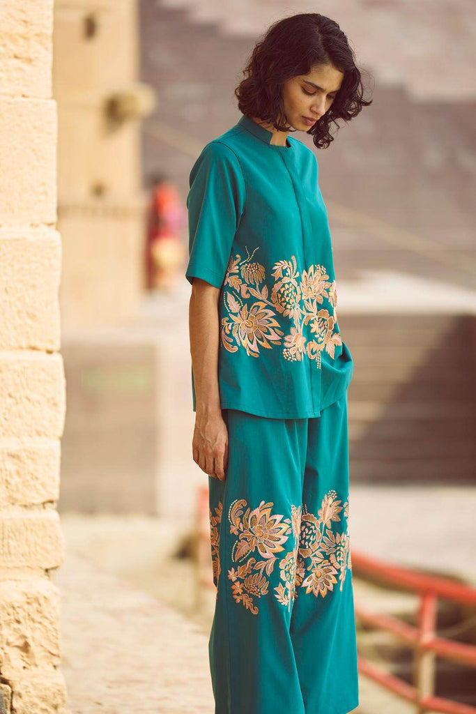 PLACEMENT EMBROIDERED SHIRT - dash and dot dash and dot