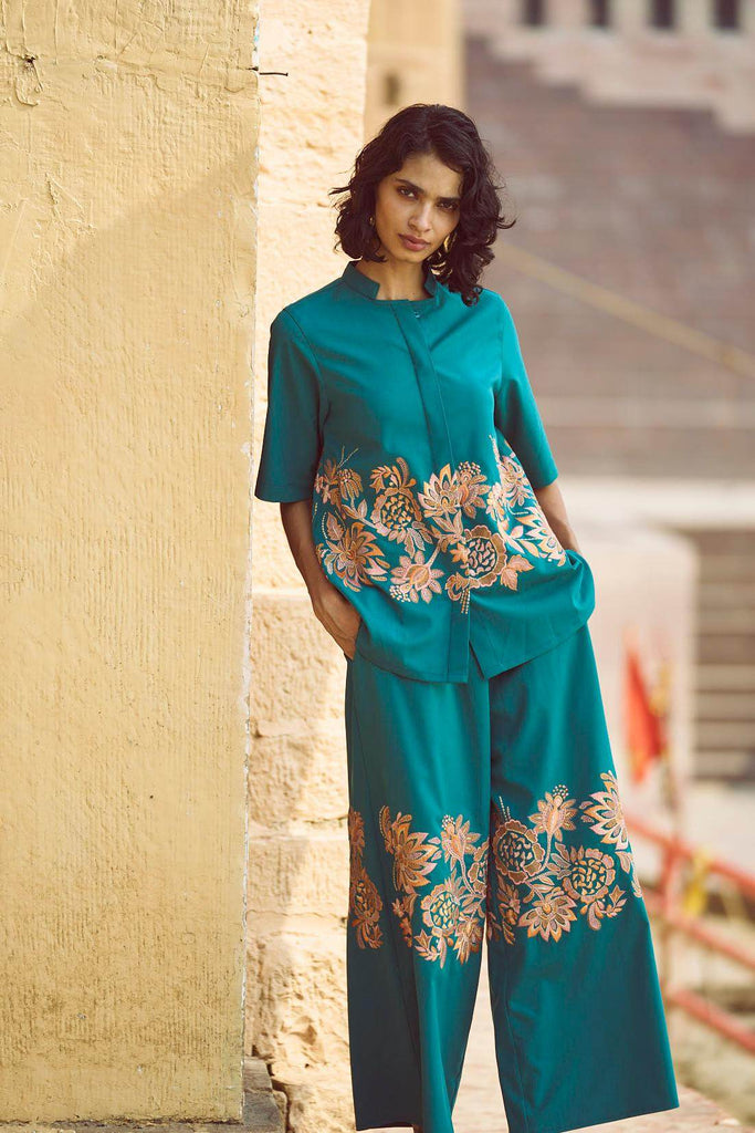 PLACEMENT EMBROIDERED SET - dash and dot dash and dot