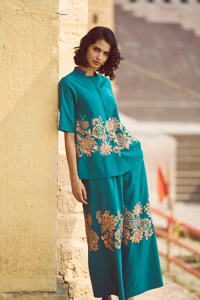 PLACEMENT EMBROIDERED SHIRT - dash and dot dash and dot