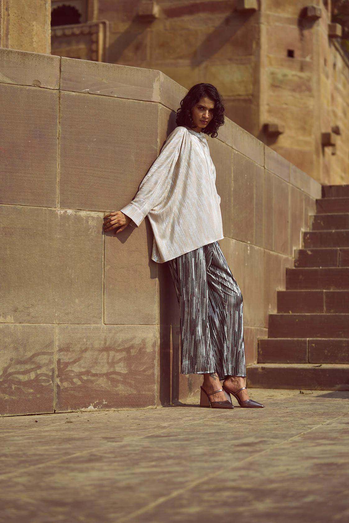 BOXY FOIL PLEATED SET - dash and dot