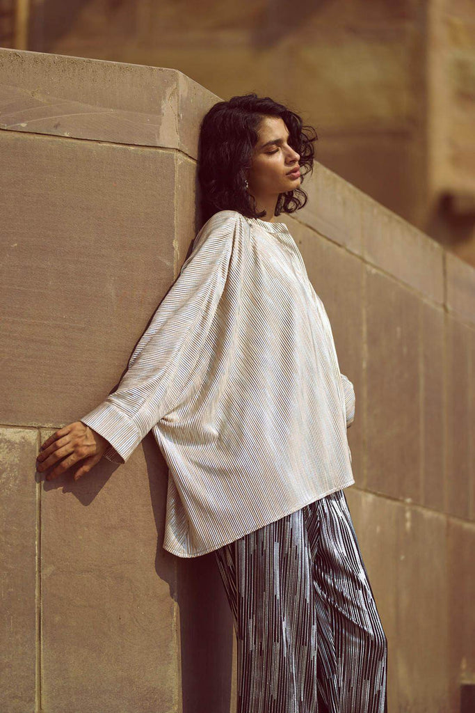 BOXY FOIL PLEATED TOP - dash and dot dash and dot