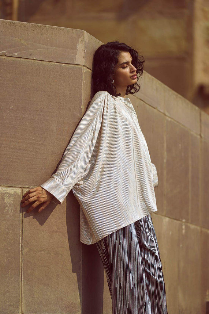 BOXY FOIL PLEATED TOP - dash and dot dash and dot